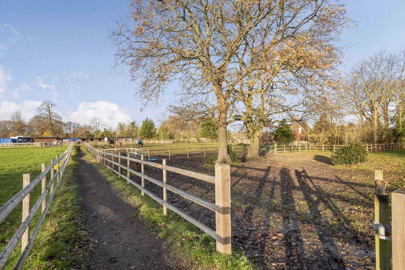 Equestrian facility for sale in Cocksure Lane, Sidcup, DA14