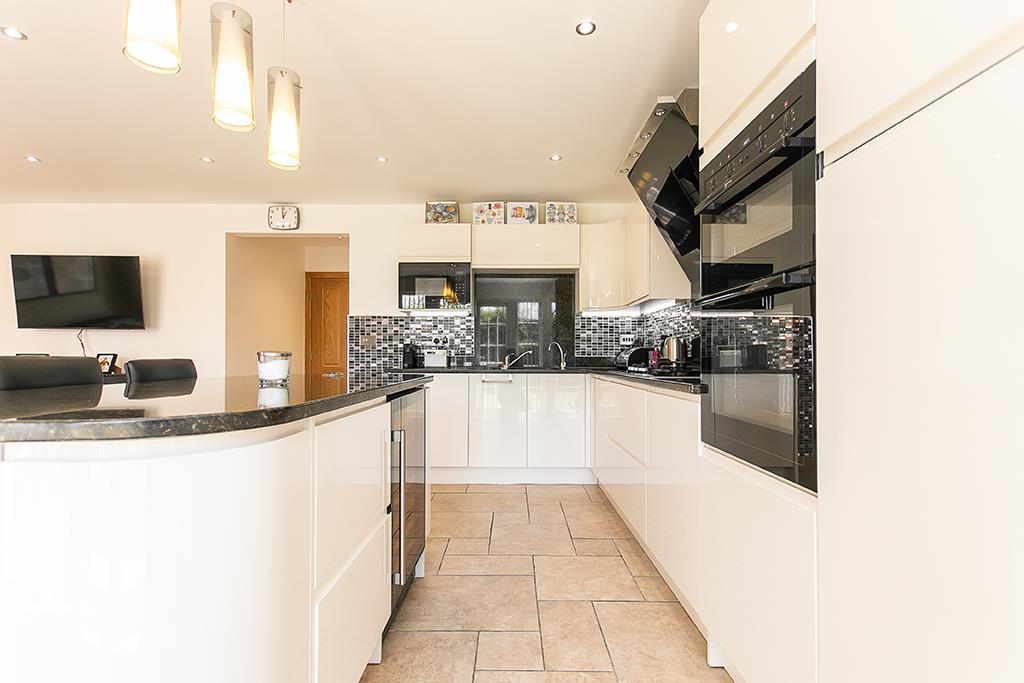 4 bedroom detached house for sale in Plains Road, Mapperley, Nottingham