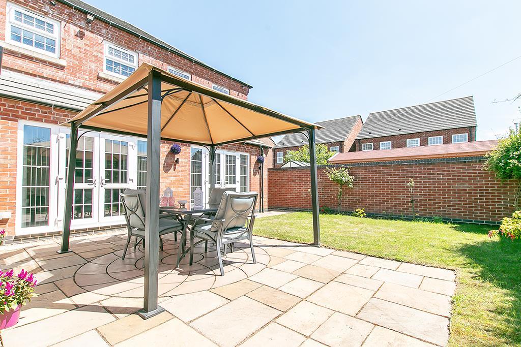 4 bedroom detached house for sale in Plains Road, Mapperley, Nottingham, NG3