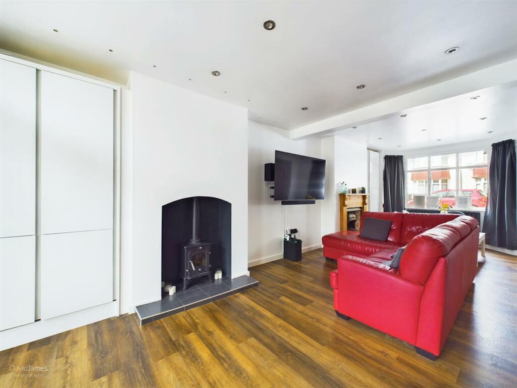 4 bedroom semidetached house for sale in Marshall Hill Drive