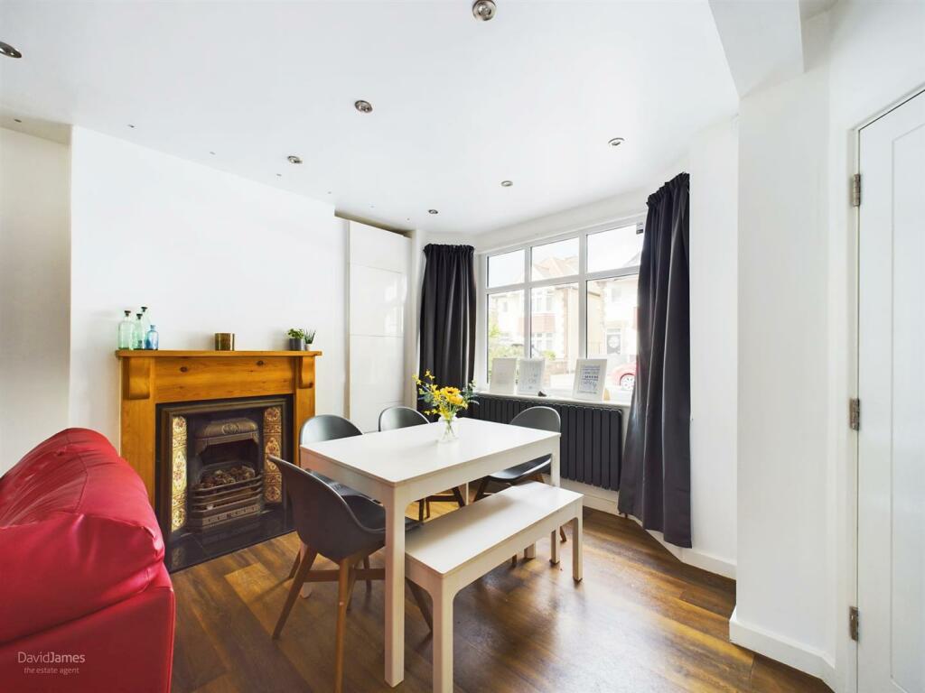 4 bedroom semidetached house for sale in Marshall Hill Drive