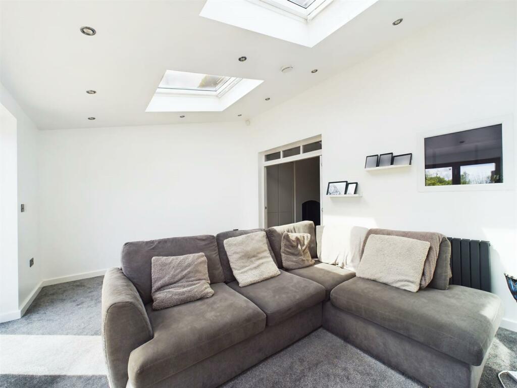 4 bedroom semidetached house for sale in Marshall Hill Drive