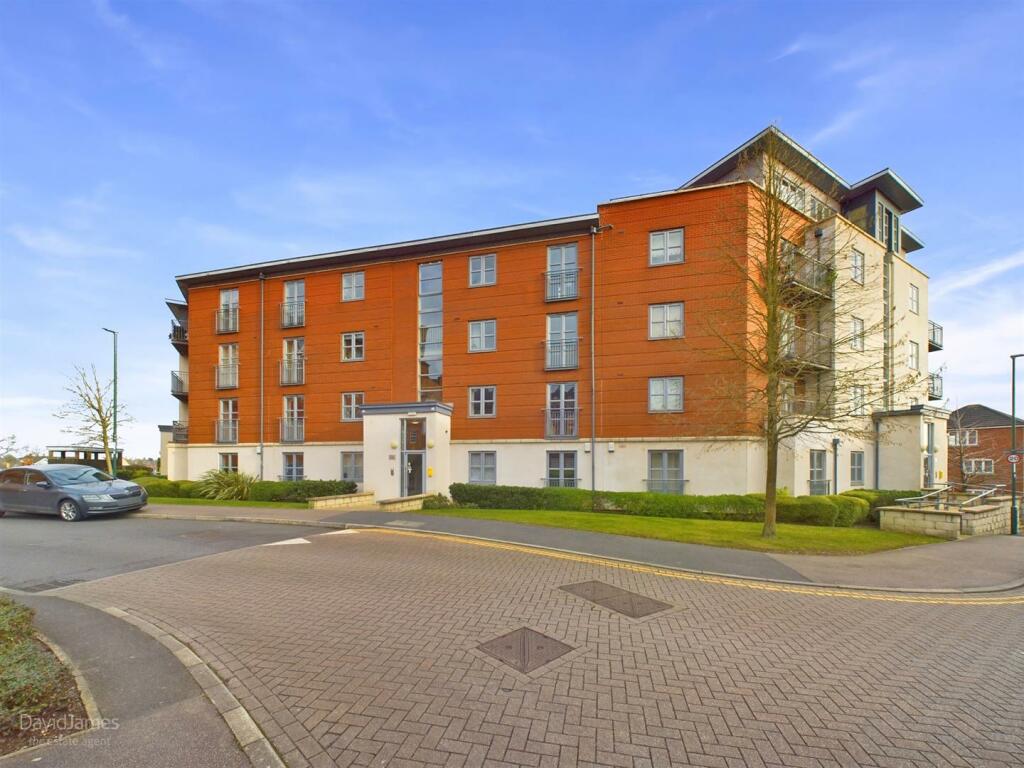 2 bedroom flat for sale in Lister House, Ockbrook Drive, Mapperley, Nottingham, NG3