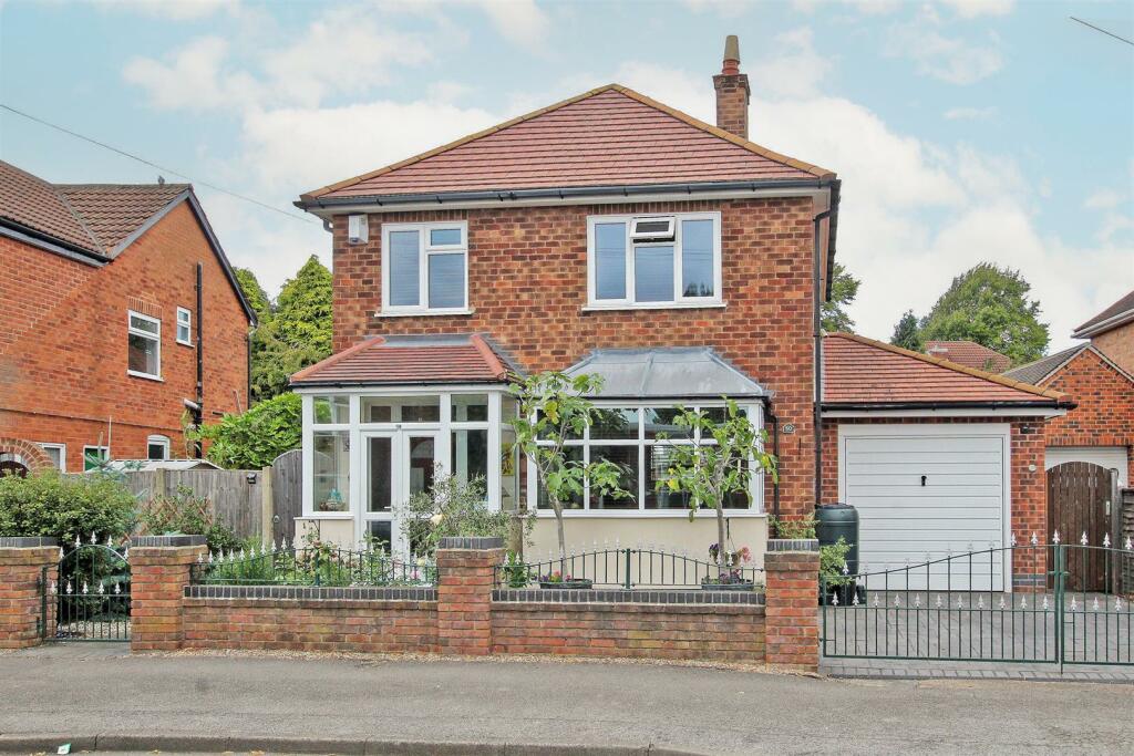 3 bedroom detached house for sale in Marshall Hill Drive, Mapperley