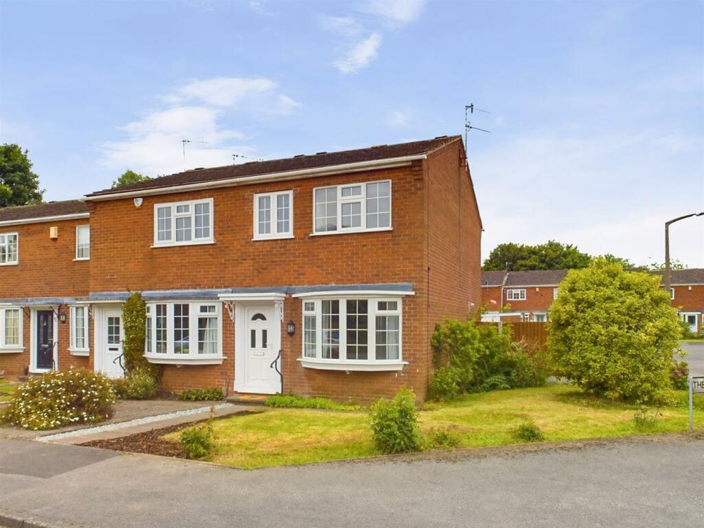 3 bedroom town house for sale in Thetford Close, Woodthorpe View