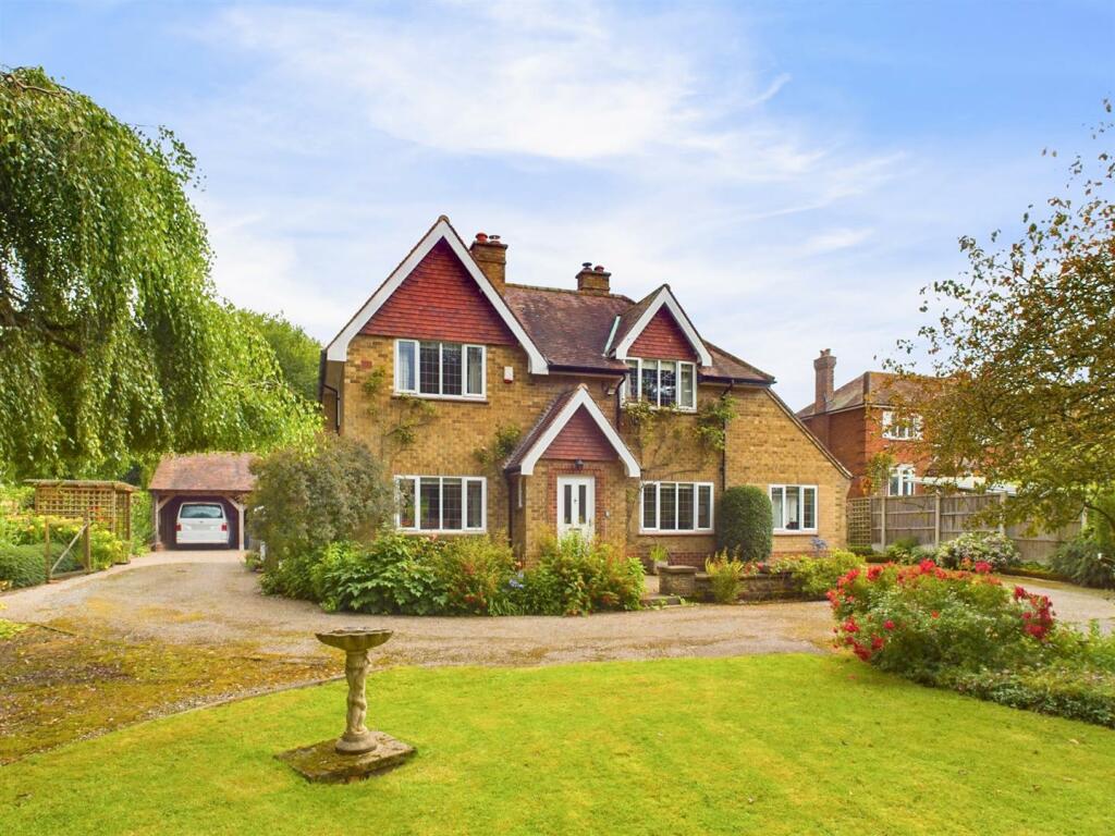 3 bedroom detached house for sale in Honeyknab Lane, Oxton, Nottingham, NG25