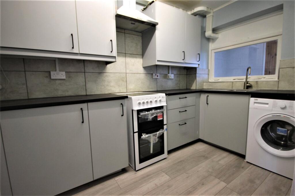 Main image of property: Fairlawn Close, Feltham, TW13