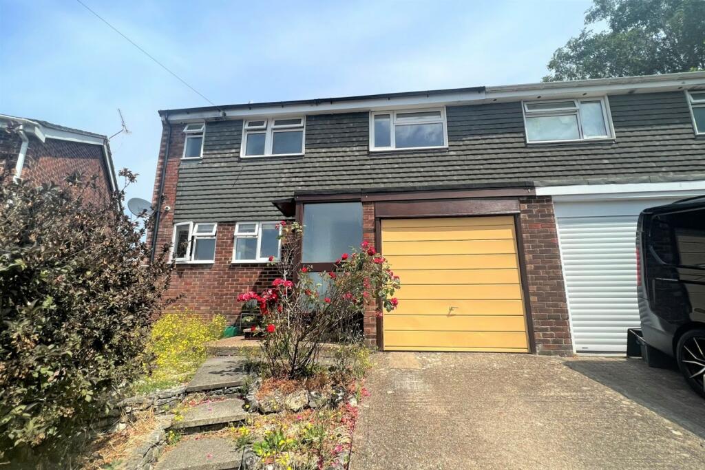 4 bedroom semidetached house for sale in Chandlers Ford, SO53