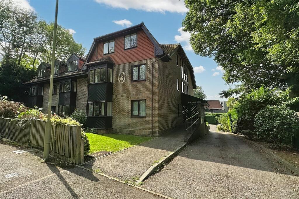 1 bedroom flat for sale in Chandlers Ford, SO53