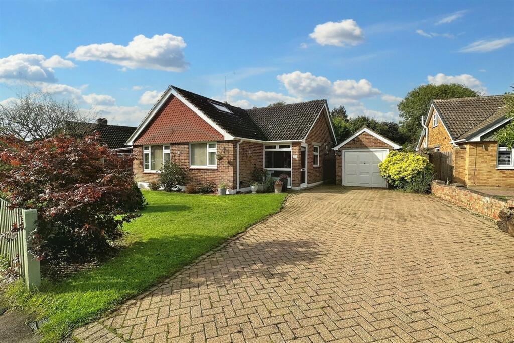 4 bedroom detached bungalow for sale in Chandlers Ford, SO53