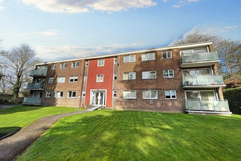 2 bedroom flat for sale in Chandlers Ford, SO53