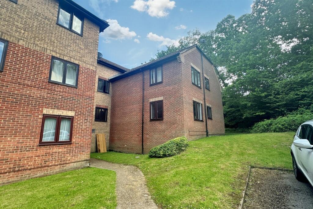 2 bedroom flat for sale in Chandlers Ford, SO53