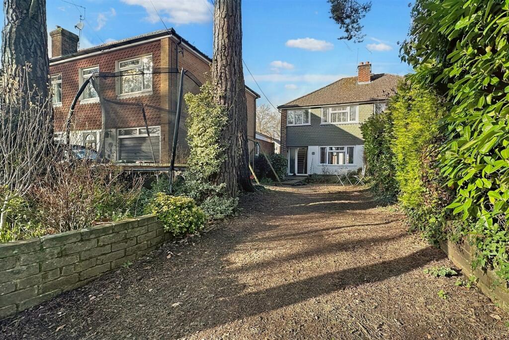 3 bedroom semidetached house for sale in Chandlers Ford, SO53