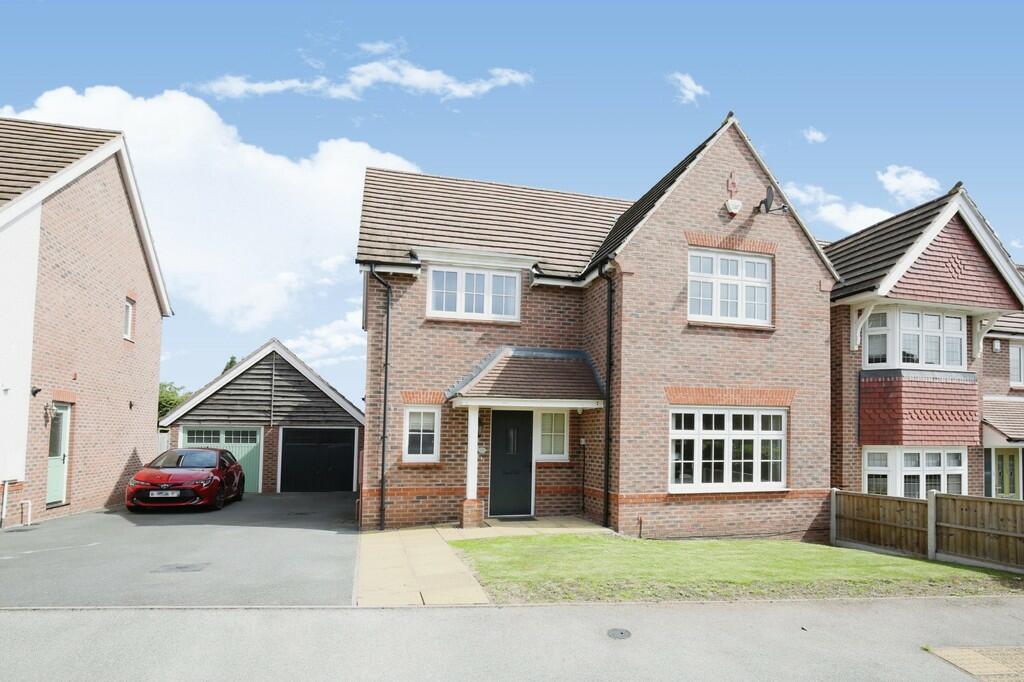 4 bedroom detached house for sale in Panama Drive, Atherstone