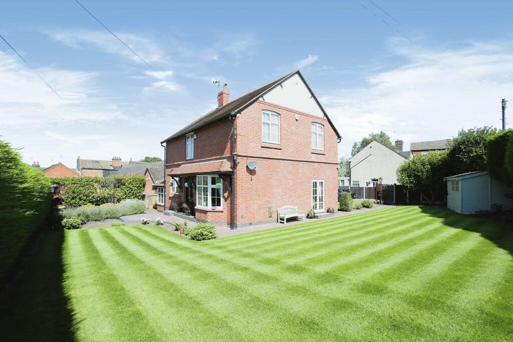 4 bedroom detached house for sale in South Street, Atherstone, CV9