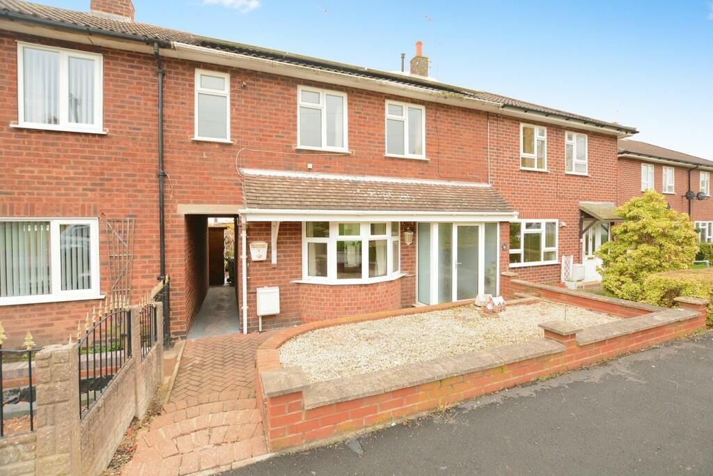 3 bedroom terraced house for sale in St Nicholas Estate , Baddesley