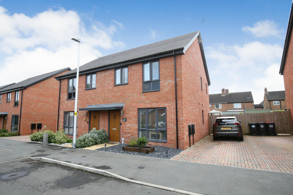 3 bedroom semidetached house for sale in Sparrowdale Close, Grendon, CV9