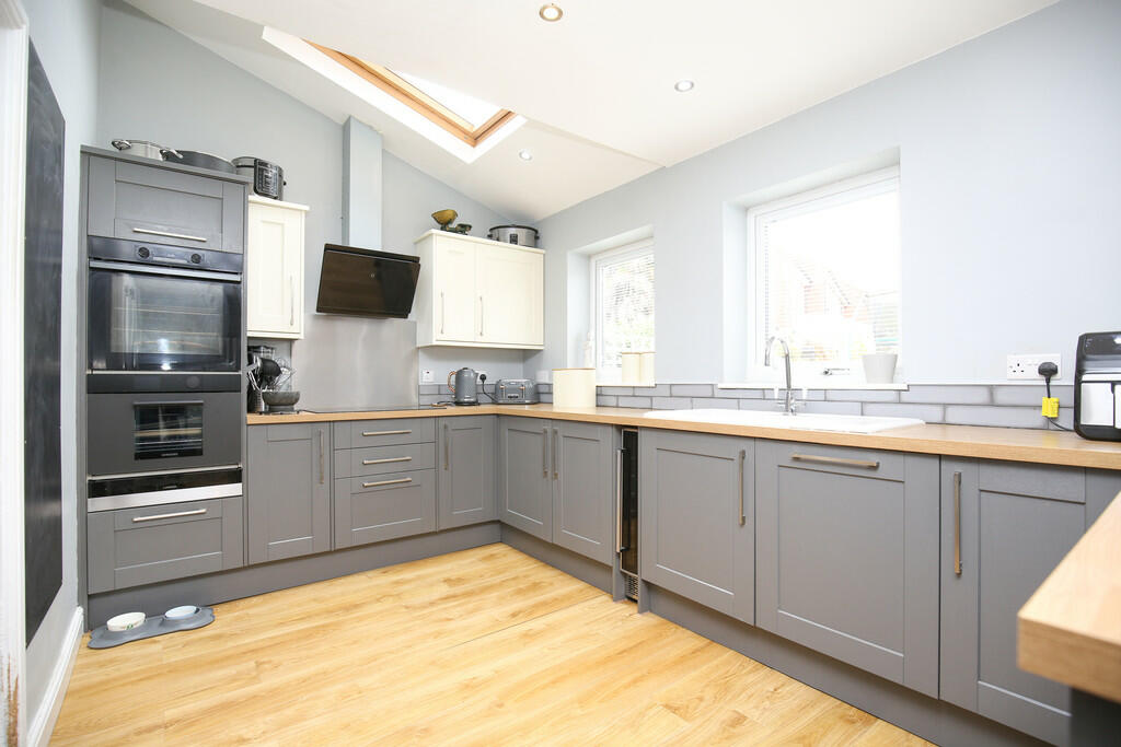 Additional property image - Meadow Gardens, Baddesley Ensor