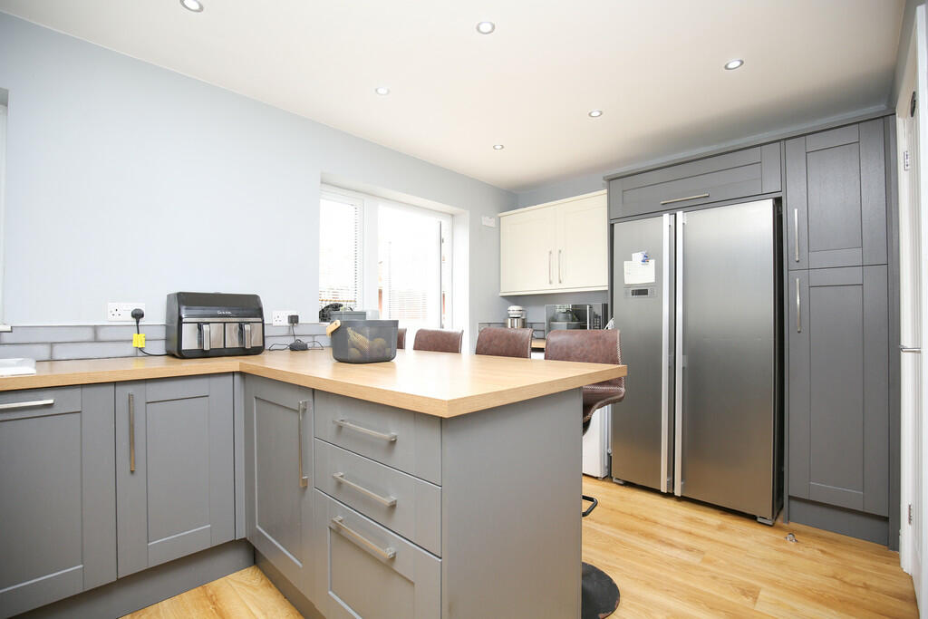 Additional property image - Meadow Gardens, Baddesley Ensor