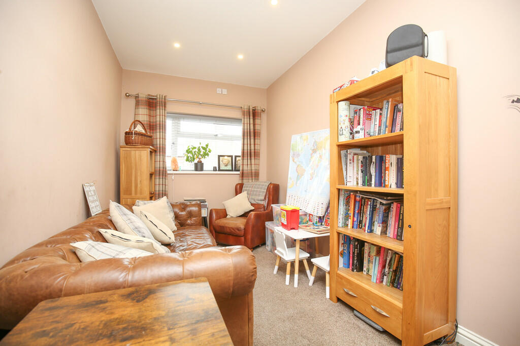 Additional property image - Meadow Gardens, Baddesley Ensor