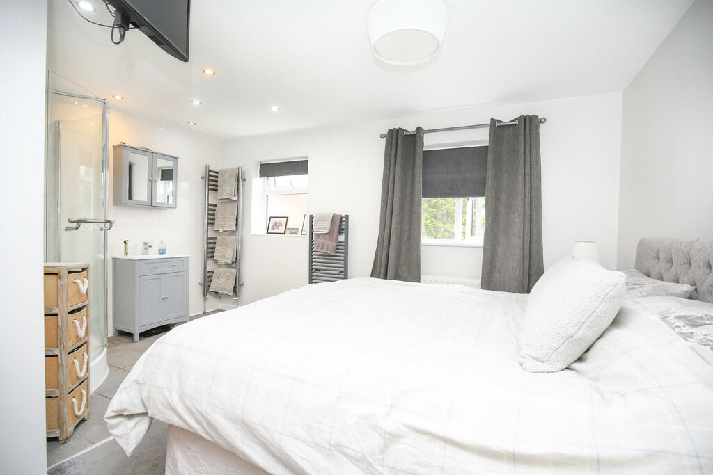 Additional property image - Meadow Gardens, Baddesley Ensor