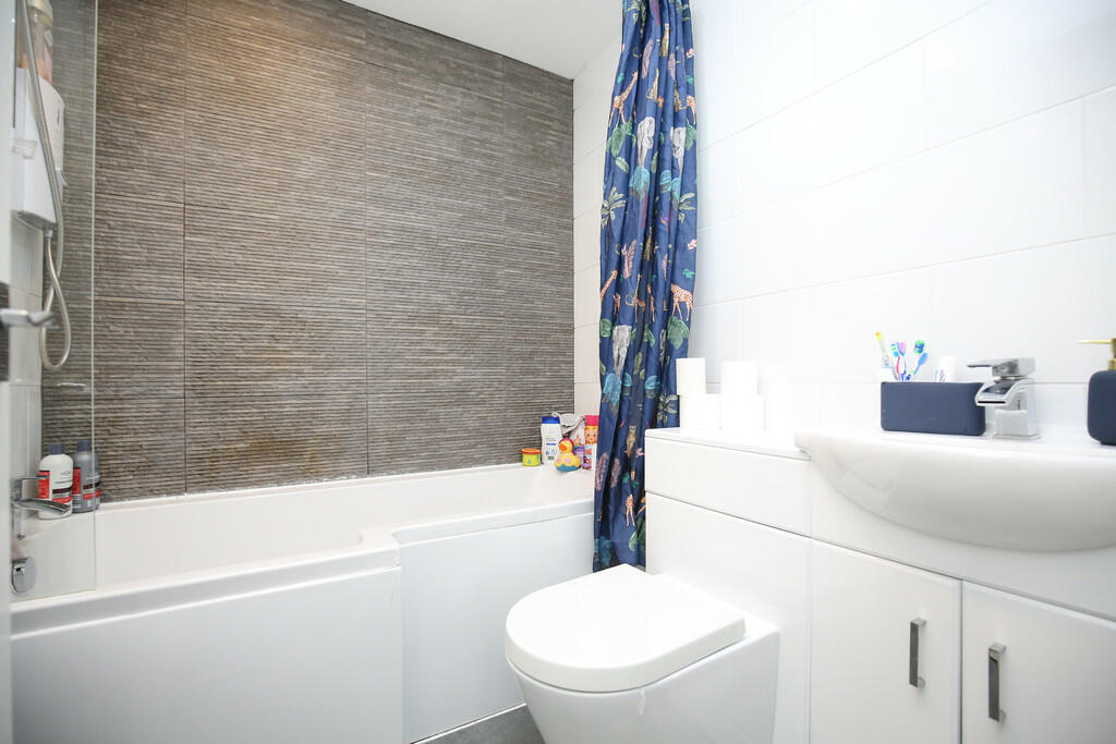 Additional property image - Meadow Gardens, Baddesley Ensor