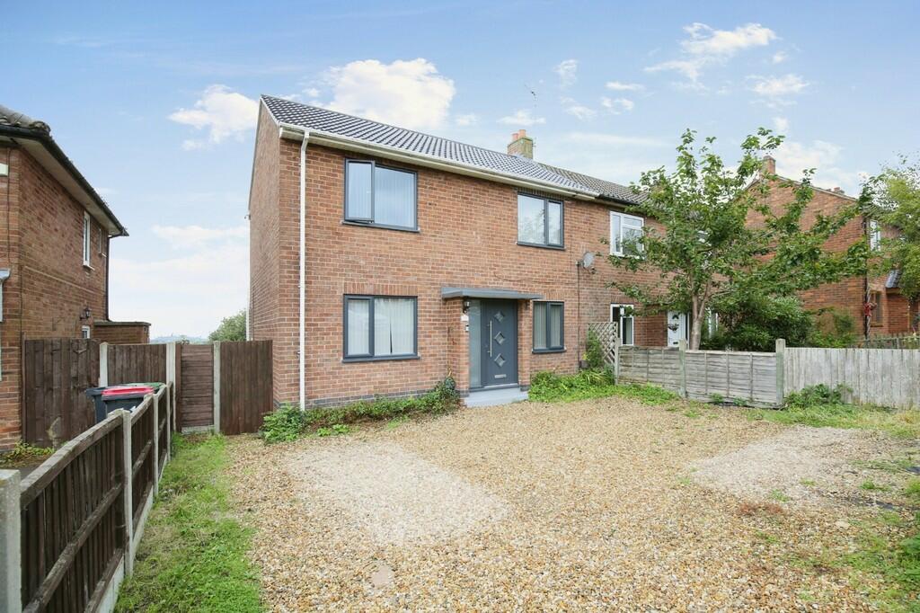 3 bedroom semidetached house for sale in St Nicholas Estate, Baddesley Ensor, CV9