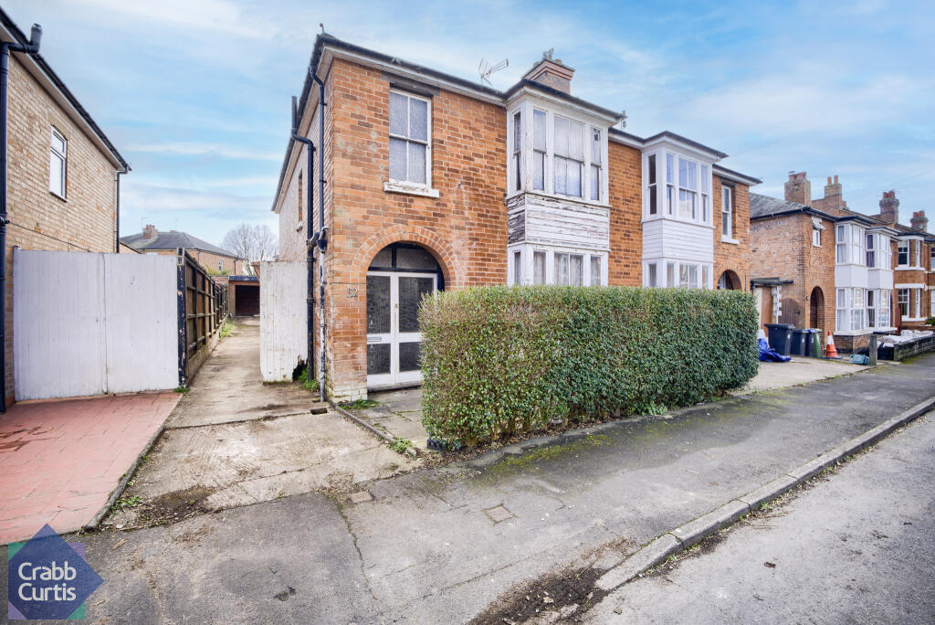 3 bedroom semidetached house for sale in Wathen Road, Leamington Spa, CV32