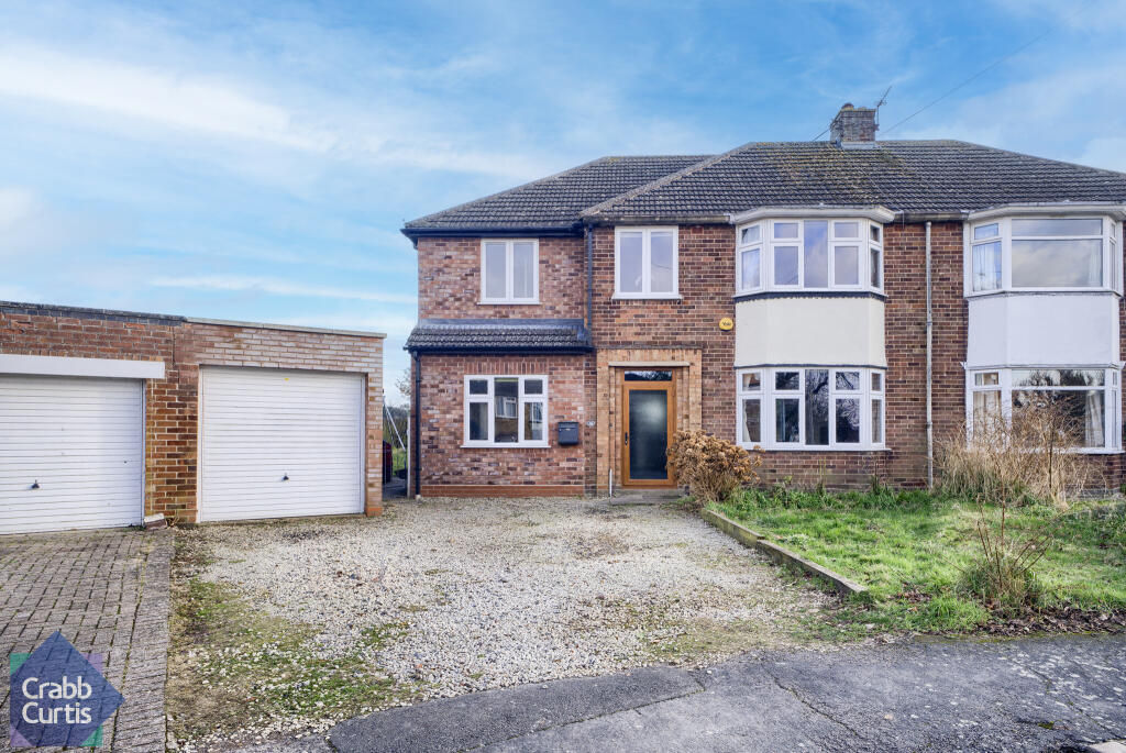 4 bedroom semidetached house for sale in Overtons Close, Radford