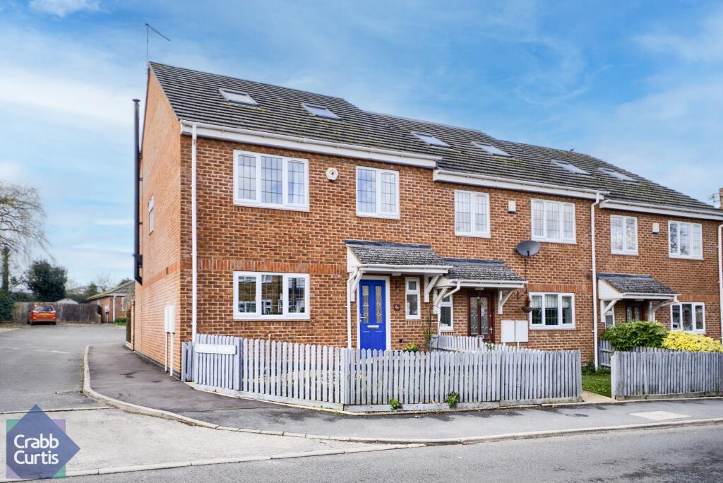 4 bedroom end of terrace house for sale in School Lane, Radford Semele