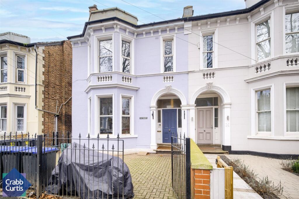 Main image of property: Avenue Road, Leamington Spa, Warwickshire, CV31