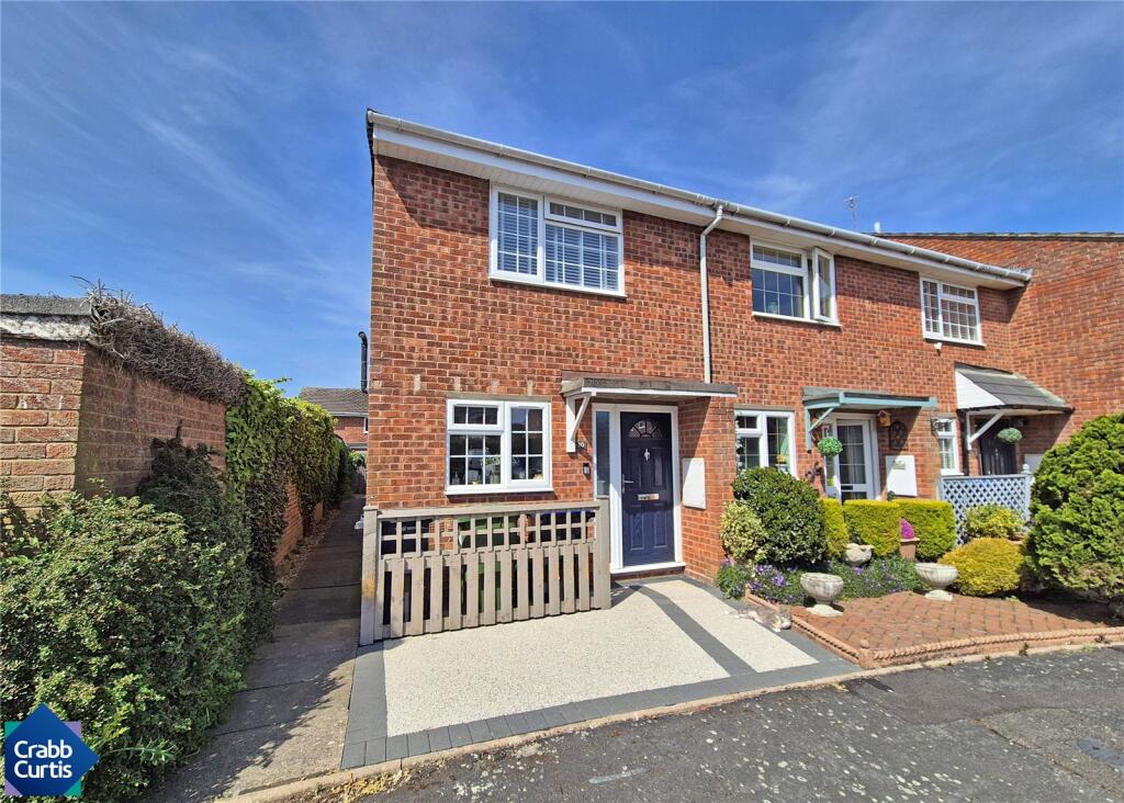 Main image of property: Chapman Close, Radford Semele, CV31