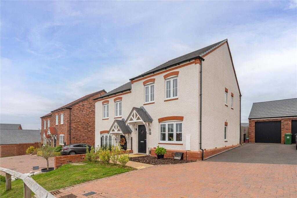 Main image of property: Gowling Close, Radford Semele, CV31