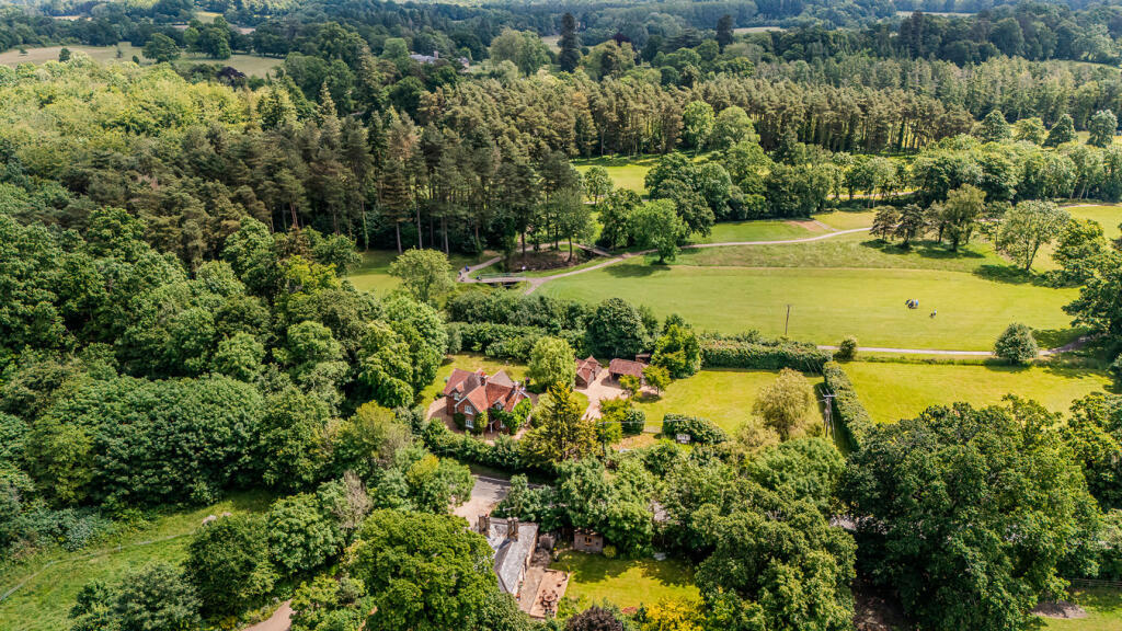 Main image of property:  Bramshaw, Lyndhurst, SO43