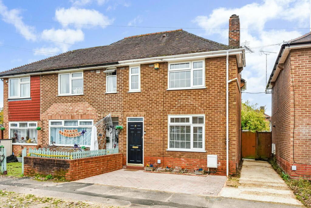 Main image of property: Testwood Crescent, Totton, Southampton, SO40