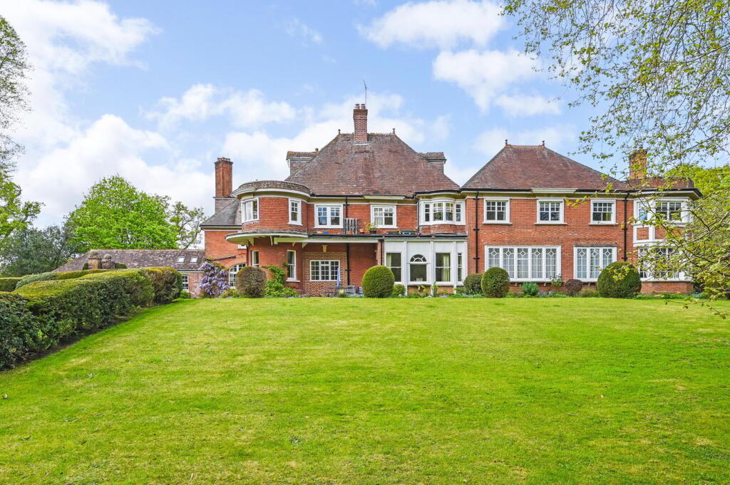 Main image of property:  Bank, Lyndhurst, SO43