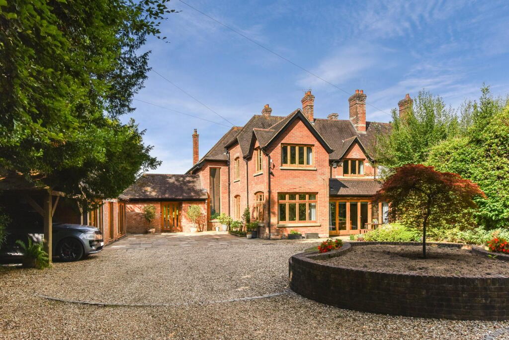 Main image of property: Beaulieu Road, Lyndhurst, SO43
