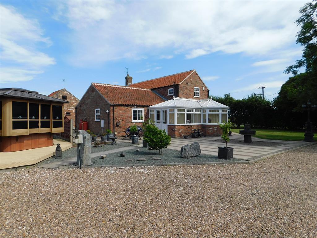 5 bedroom detached house for sale in Ingoldmells Road, Near Burgh Le