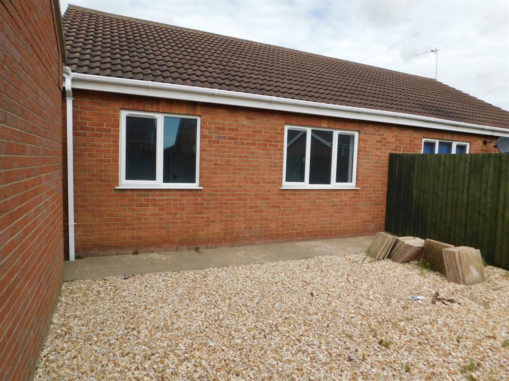 2 bedroom semidetached bungalow for sale in Kime Court, Winthorpe