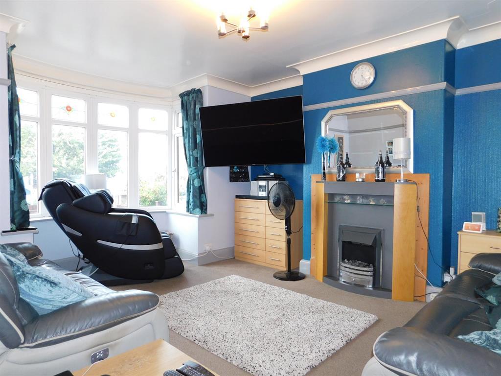 4 bedroom semidetached house for sale in Scarbrough Avenue, Skegness