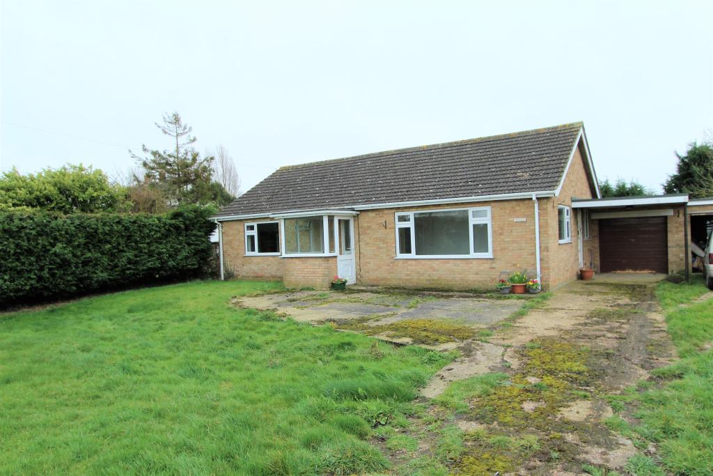 2 bedroom detached bungalow for sale in Main Road, Saltfleetby, Louth
