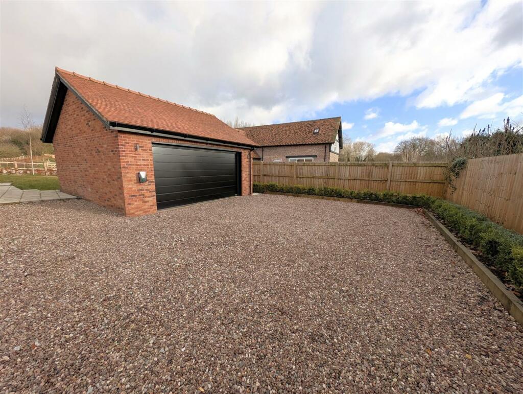 Additional property image - Dingle Farmhouse, Dingle Lane, Sandbach