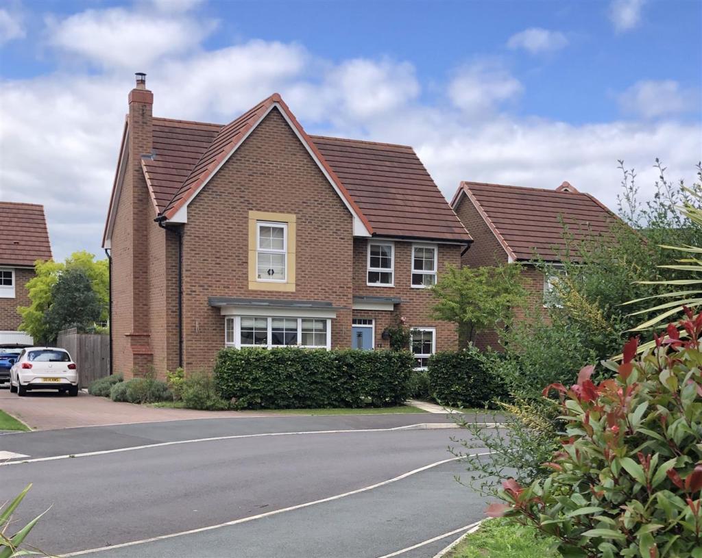 4 bedroom detached house for sale in Rimmer Grove, Elworth, Sandbach, CW11