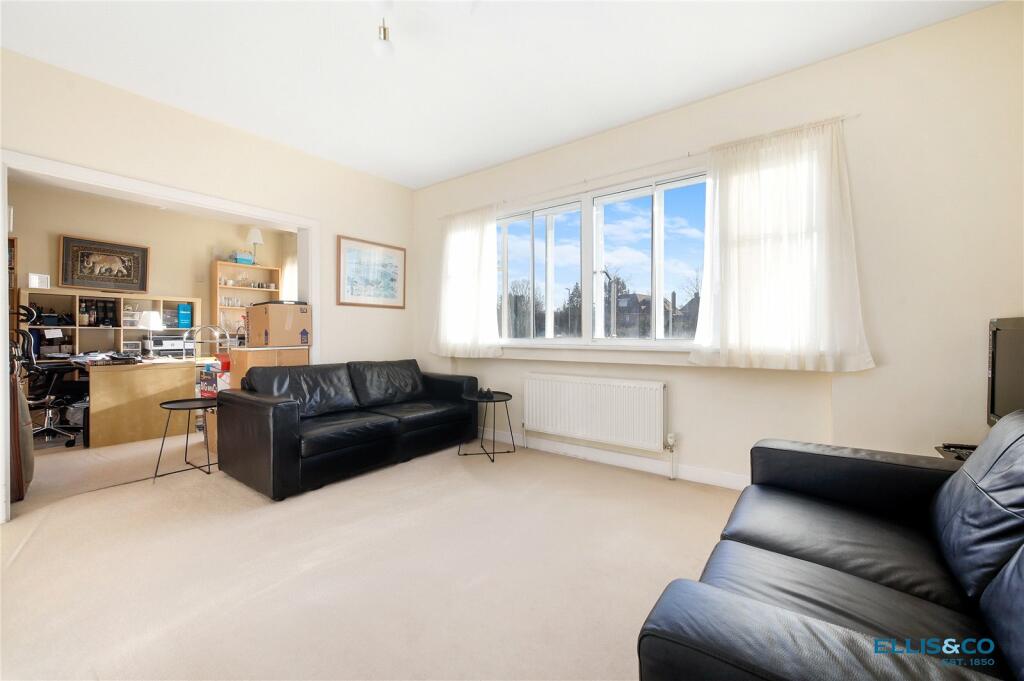 2 bedroom apartment for sale in Lyttelton Road, London, N2