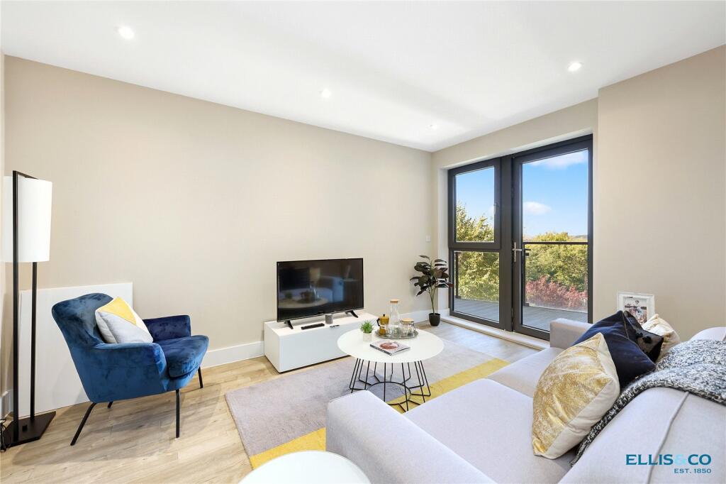 Main image of property: Nether Street, London, N3