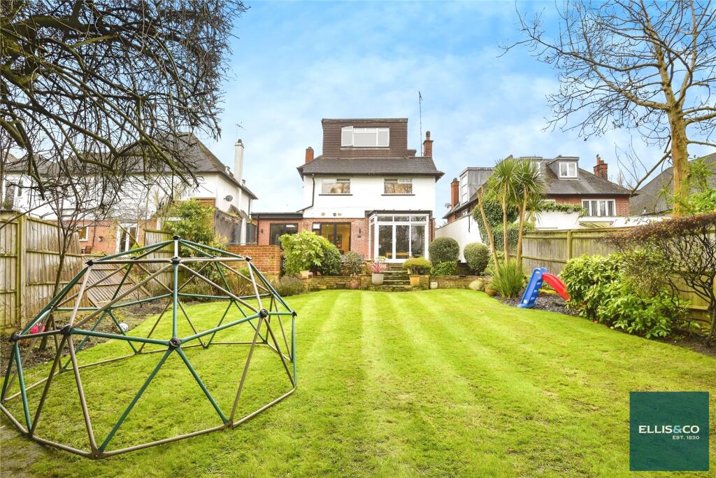 Main image of property: Hendon Lane, Finchley, N3