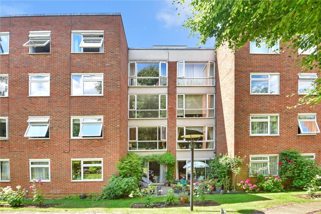 Main image of property: Hendon Lane, Finchley, N3