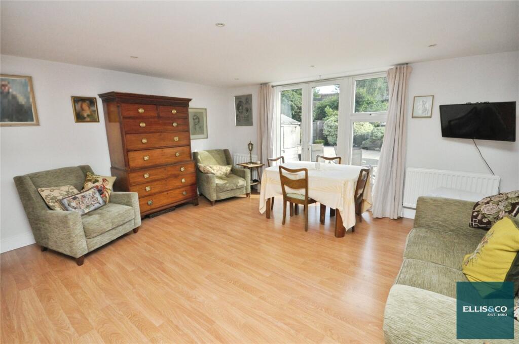 Main image of property: The Grove, Finchley, N3