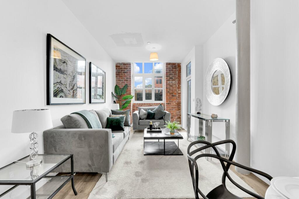 2 bedroom flat for rent in Cotton Gardens, Bolton, Greater Manchester, BL1