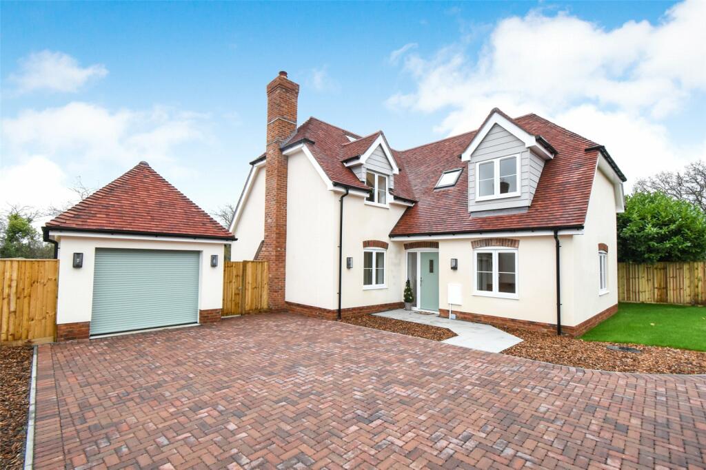 4 bedroom detached house for sale in Newbury Road, Headley, Thatcham ...